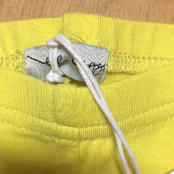 Lil leggs tight shorts - Picture 2 of 4